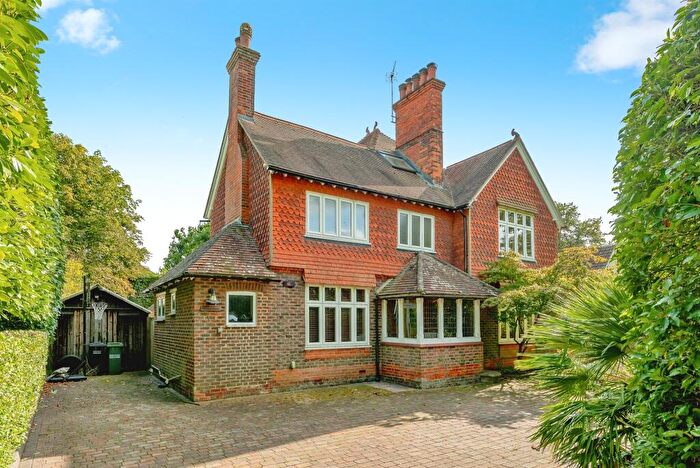4 Bedroom Detached Villa To Rent In Russells Crescent, Horley, RH6