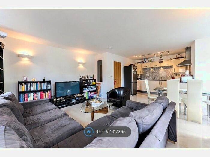 2 Bedroom Flat To Rent In Pound Court, Fulham Broadway, SW6