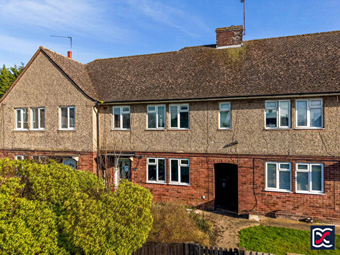 3 Bedroom Terraced House For Sale In Headingley Road, Rushden, Northamptonshire, NN10