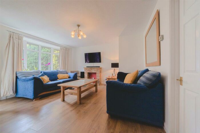 3 Bedroom Terraced House To Rent In Magdalene Road, Owlsmoor, Sandhurst, Berkshire, GU47