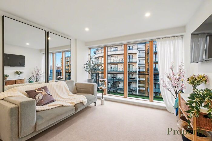 1 Bedroom Flat For Sale In Durnsford Road, Lawrie House, SW19