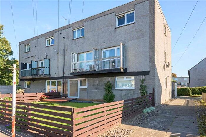 2 Bedroom Maisonette For Sale In Primrose Lane, Rosyth, KY11