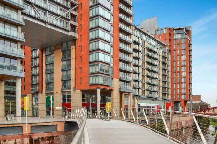 2 Bedroom Flat To Rent In Leftbank, Spinningfields, City Centre, Manchester, M3