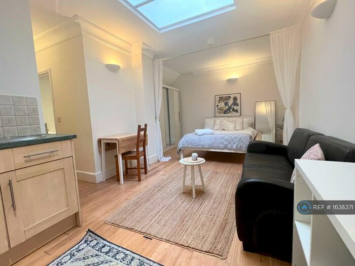 1 Bedroom Flat To Rent In Danbury Street, London, N1