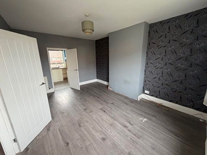 3 Bedroom End Of Terrace House To Rent In Dugdale Road, Sheffield, S5