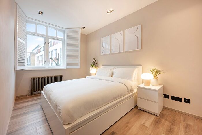 2 Bedroom Flat To Rent In St. John's Lane, London, EC1M