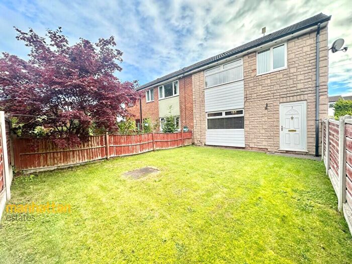 3 Bedroom End Of Terrace House To Rent In Centre Gardens, Halliwell, Bolton, BL1