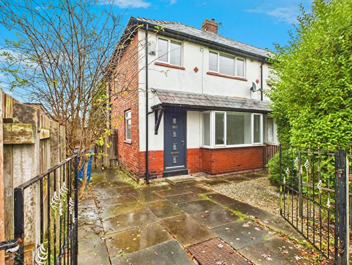 3 Bedroom Semi Detached House To Rent In Larch Avenue, Pemberton, Wigan, WN5