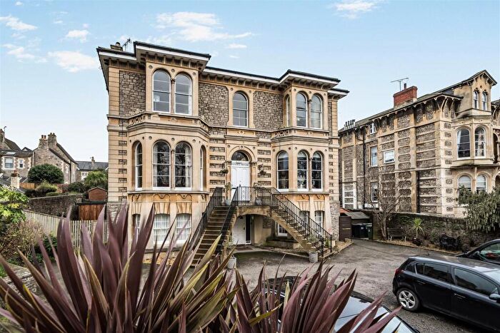 2 Bedroom Flat For Sale In Elton Road, Clevedon, BS21