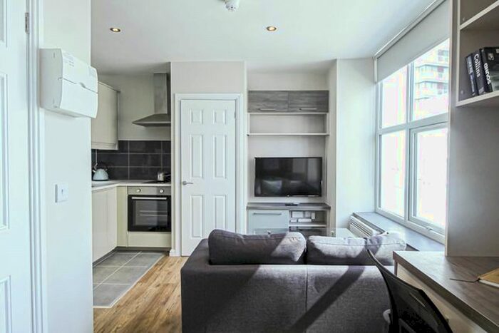 Studio To Rent In Blackfriars Road, Salford, M3