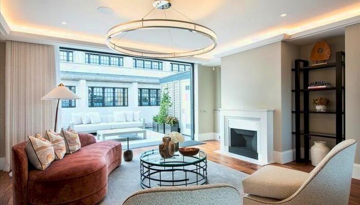 3 Bedroom Flat To Rent In Imperial House, - Young Street, London, W8
