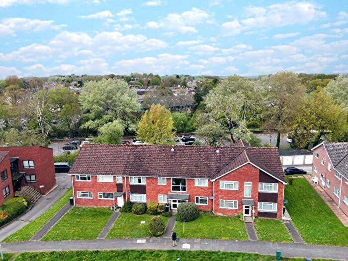 2 Bedroom Apartment For Sale In Allenview Road, Wimborne, BH21