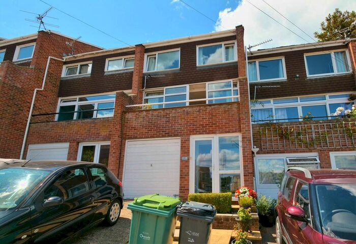 4 Bedroom Terraced House To Rent In Cliff Road, Cowes, PO31
