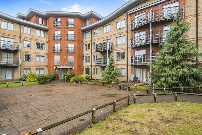2 Bedroom Flat For Sale In Central Reading, Berkshire, RG1