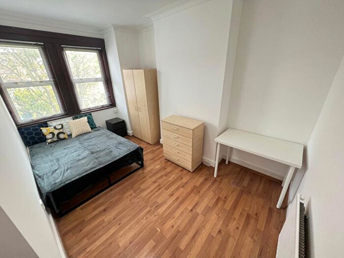 4 Bedroom House To Rent In Albert Road, London, NW4