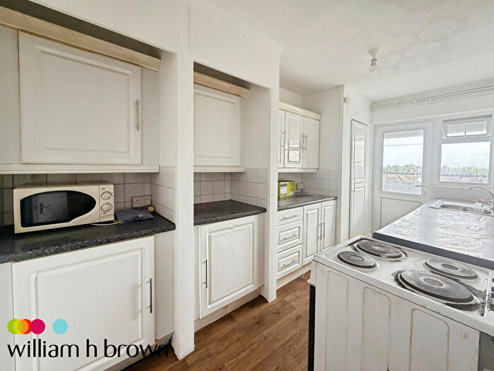 2 Bedroom Flat To Rent In Crammavill Street, Stifford Clays, Grays, RM16