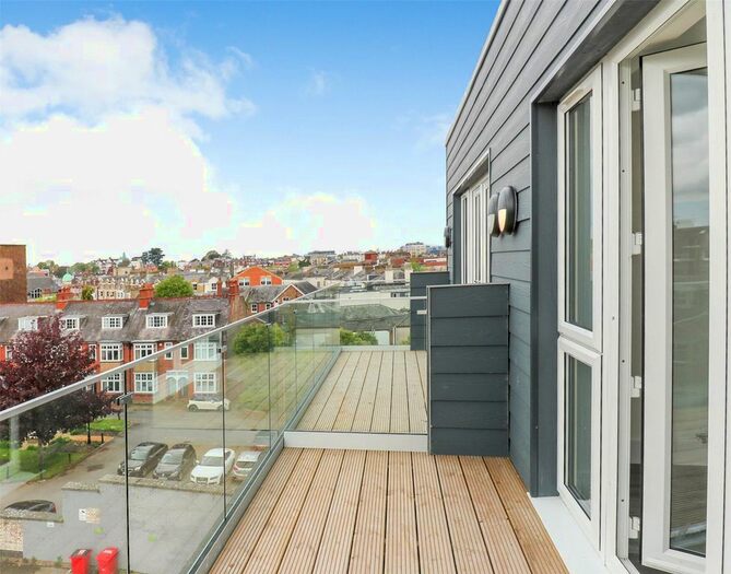 1 Bedroom Flat To Rent In Calverley Road, Tunbridge Wells, Kent, TN1