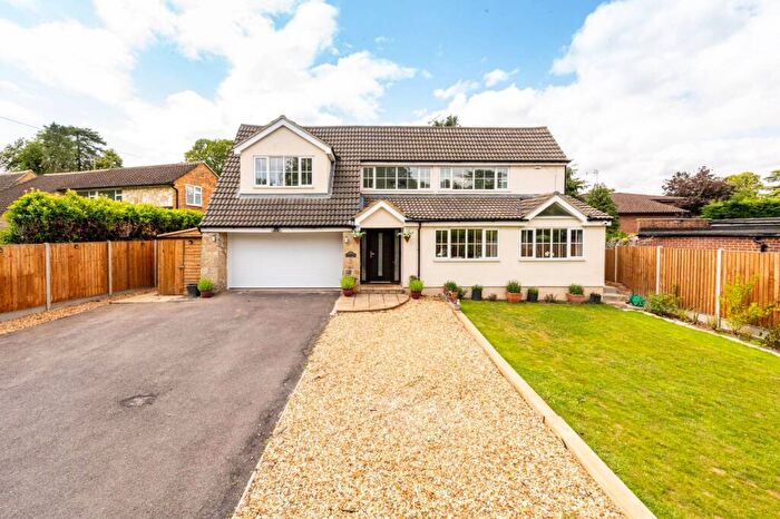 4 Bedroom Detached House For Sale In Court Road, Maidenhead, SL6