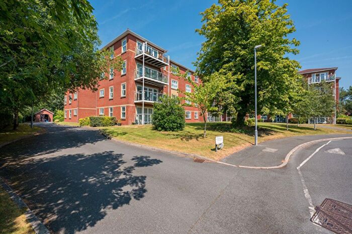 2 Bedroom Flat For Sale In Aughton Park Drive, Aughton, L39