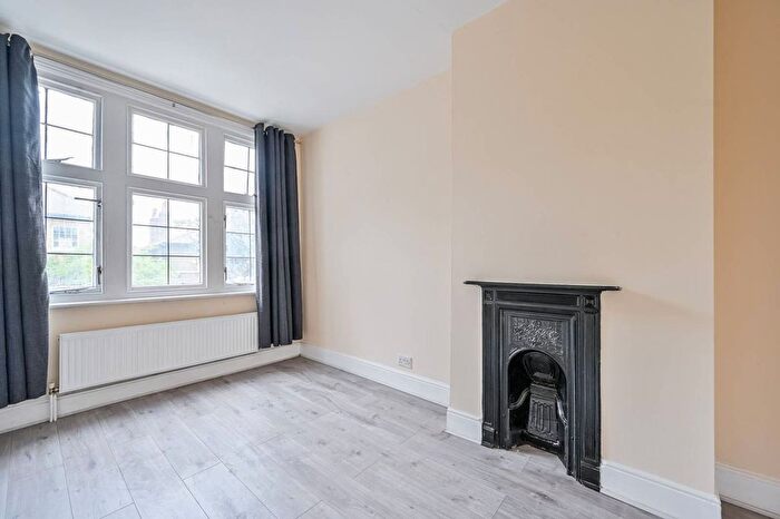 6 Bedroom Property To Rent In Belmont Hill, Lewisham, London, SE13