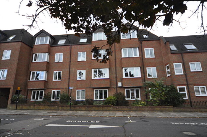 1 Bedroom Apartment For Sale In Uxbridge Road, Pinner, HA5