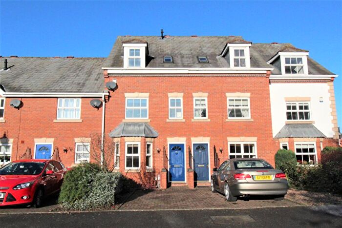 3 Bedroom Terraced House To Rent In Charter Approach, Warwick, CV34