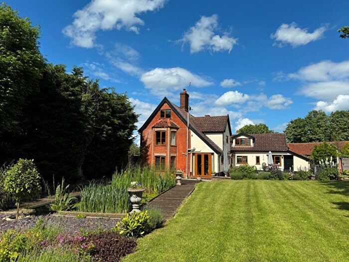 4 Bedroom Detached House For Sale In Bury Road, Wattisfield, IP22