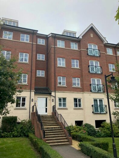 2 Bedroom Flat To Rent In Viridian Square, Aylesbury, HP21