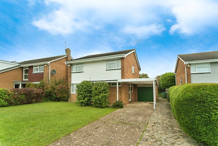 4 Bedroom Detached House For Sale In Bannister Gardens, Pulborough, West Sussex, RH20