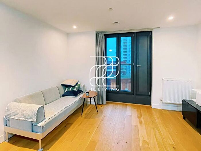 2 Bedroom Flat To Rent In Station Road, London, SE13