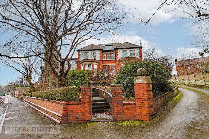 2 Bedroom Flat For Sale In Wellington Road, Greenfield, Saddleworth, OL3