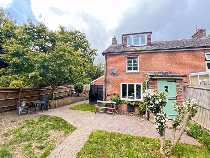 3 Bedroom Property For Sale In Ghyll Road, Heathfield, TN21