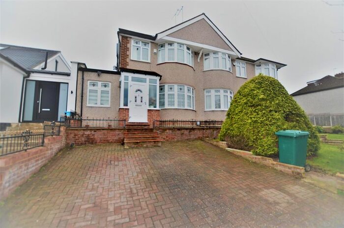 4 Bedroom Semi-Detached House To Rent In Haslemere Avenue, East Barnet, Barnet, EN4
