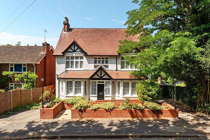 6 Bedroom Detached House For Sale In Salisbury Road, Farnborough, GU14