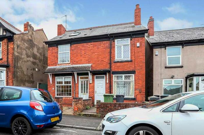 3 Bedroom House To Rent In Joynson Street, Wednesbury, West Midlands, WS10