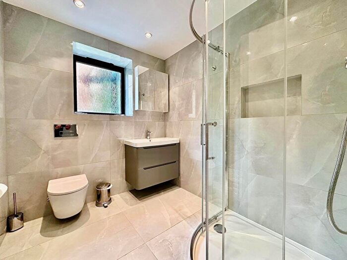 3 Bedroom Flat To Rent In Westferry Road, London, E14