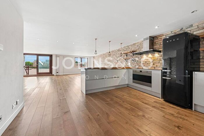 2 Bedroom Apartment To Rent In Wapping High Street, London, E1W