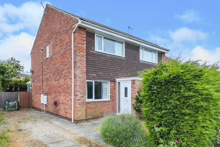 2 Bedroom Semi-Detached House To Rent In Wentworth Way, Dinnington, Sheffield, South Yorkshire S25