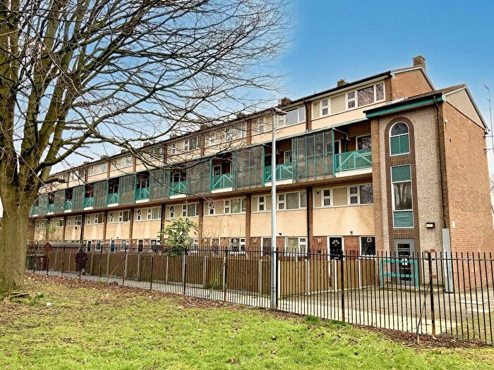 2 Bedroom Apartment To Rent In City Road, Manchester, M15