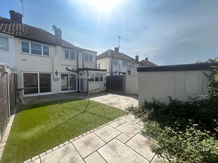 4 Bedroom Semi-Detached House To Rent In Lodge Way, Shepperton, TW17