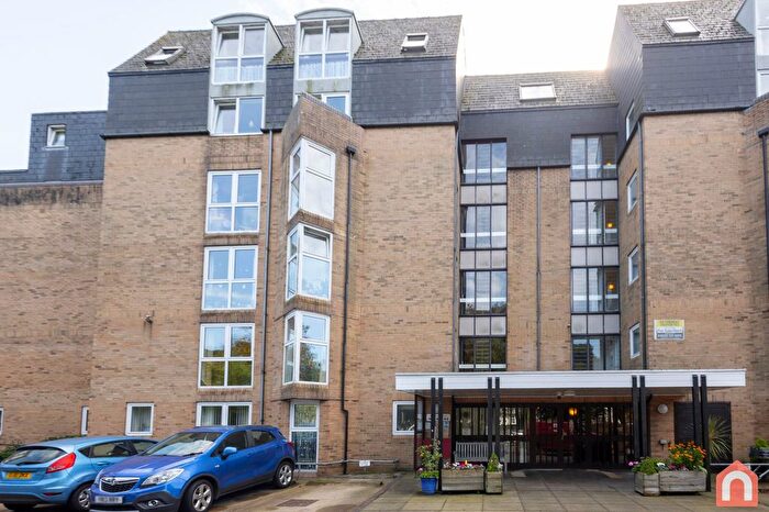 2 Bedroom Flat For Sale In Sandgate Road, Folkestone, CT20
