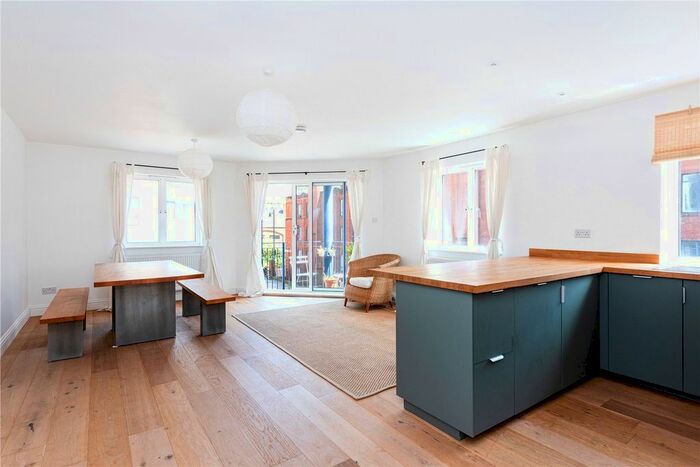 2 Bedroom Flat To Rent In Margery Street, London, WC1X