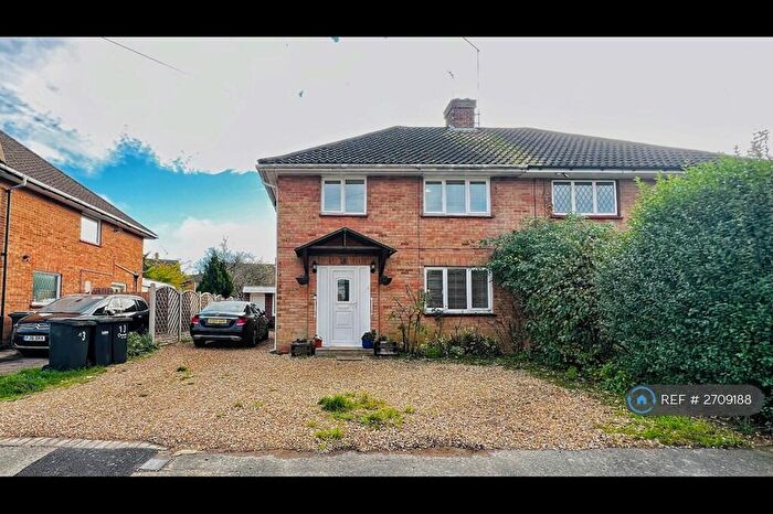 4 Bedroom Semi-Detached House To Rent In Kendale Road, Luton, LU4