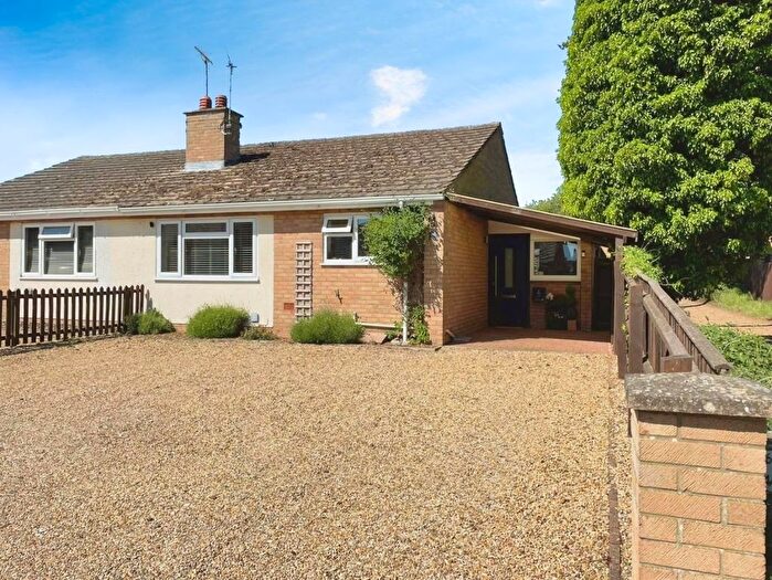 2 Bedroom Semi-Detached Bungalow For Sale In The Rookery, Brandon, IP27