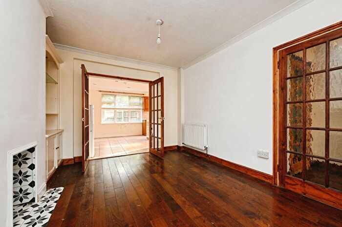 3 Bedroom Semi-Detached House For Sale In Waveney Close, Hunstanton, Norfolk, PE36