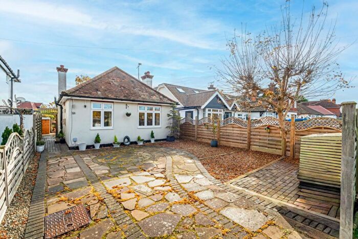 2 Bedroom Bungalow For Sale In Harpenden Lane, Redbourn, St. Albans, Hertfordshire, AL3
