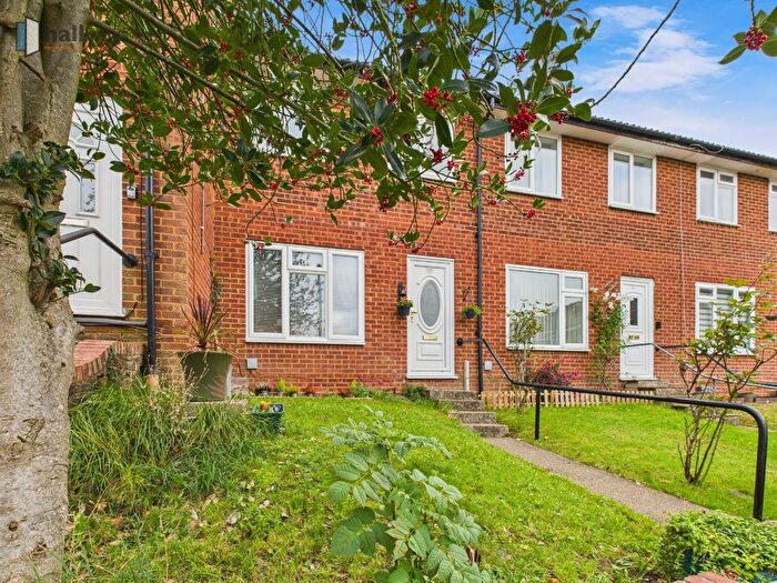 3 Bedroom Terraced House For Sale In Spencer Way, Redhill, RH1