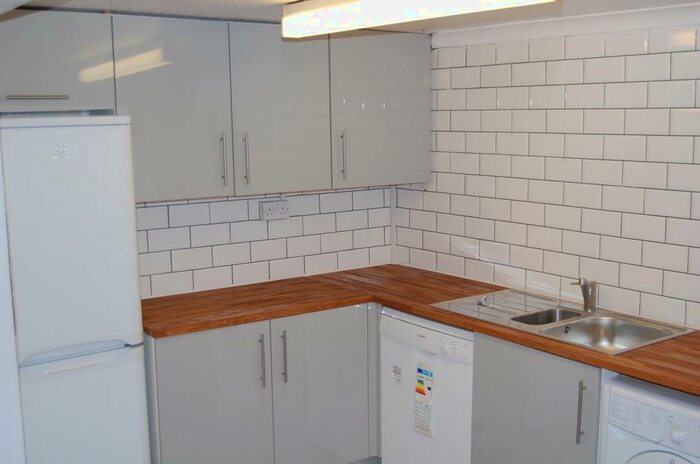 2 Bedroom Semi-Detached Bungalow To Rent In Mc Donald Road, Gillingham, ME7