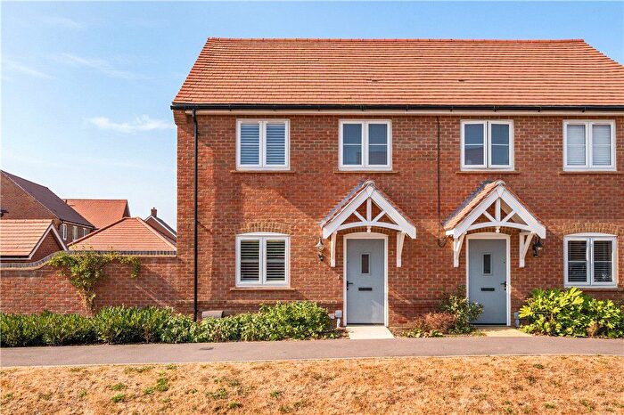 3 Bedroom Semi-Detached House For Sale In Falkland Drive, Warsash, Southampton, Hampshire, SO31