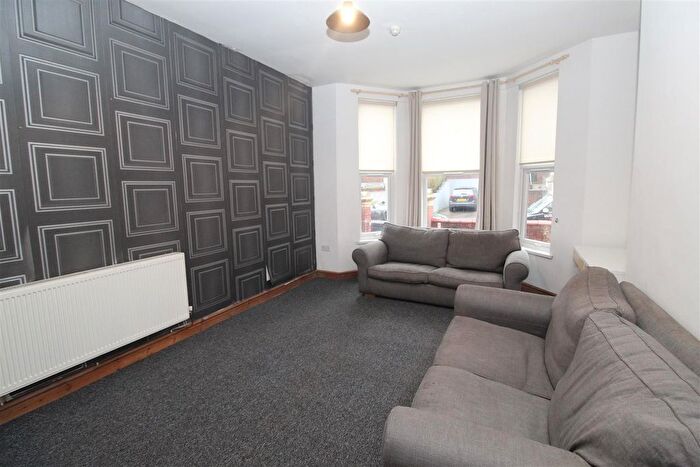 1 Bedroom Flat To Rent In Bryngwyn Road, Newport, NP20